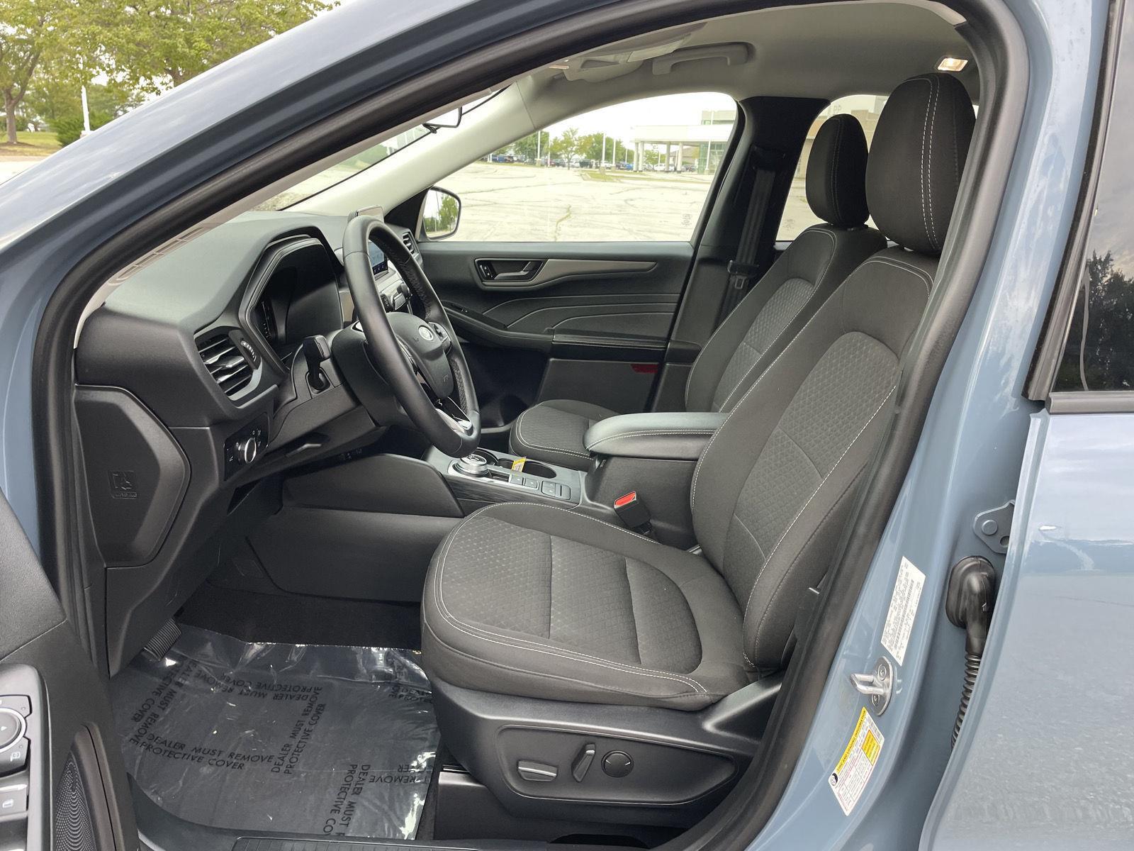 Vehicle photo 16