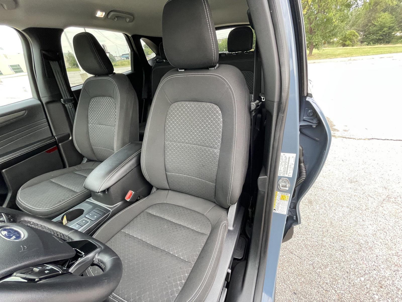 Vehicle photo 17