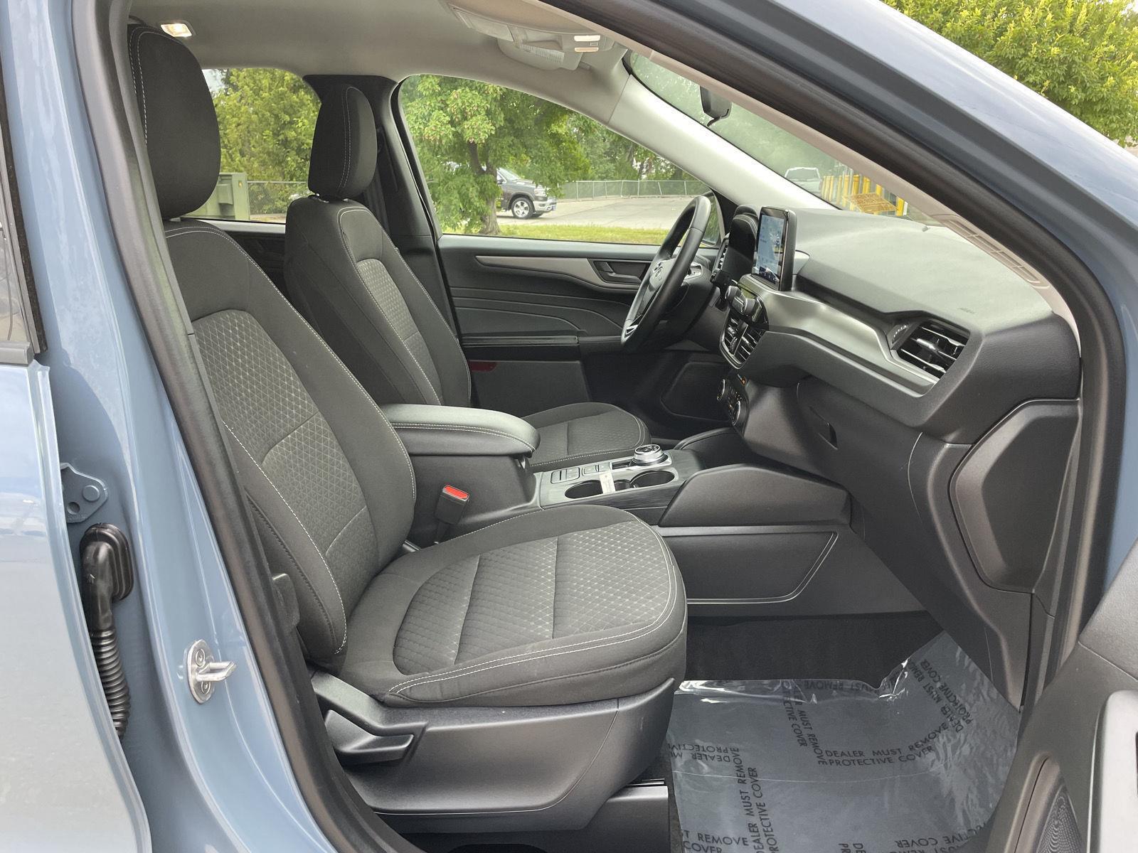 Vehicle photo 18