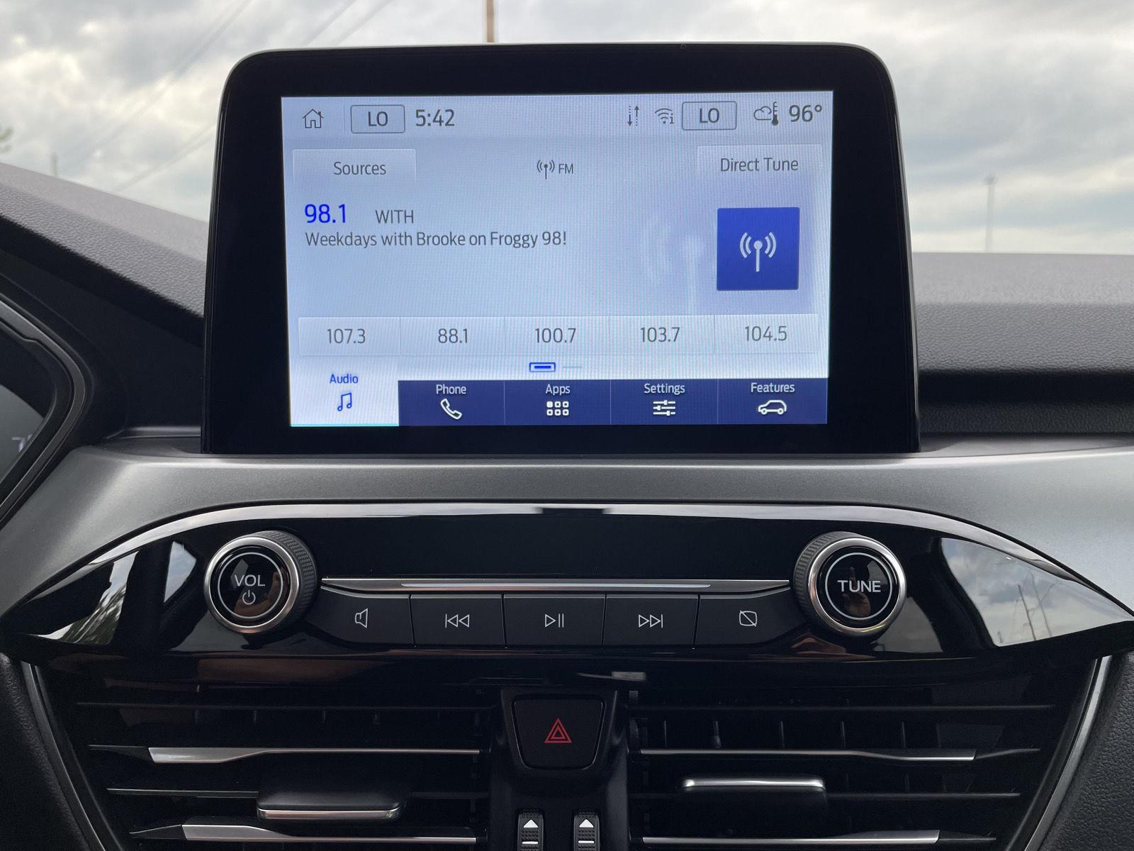 Vehicle photo 24