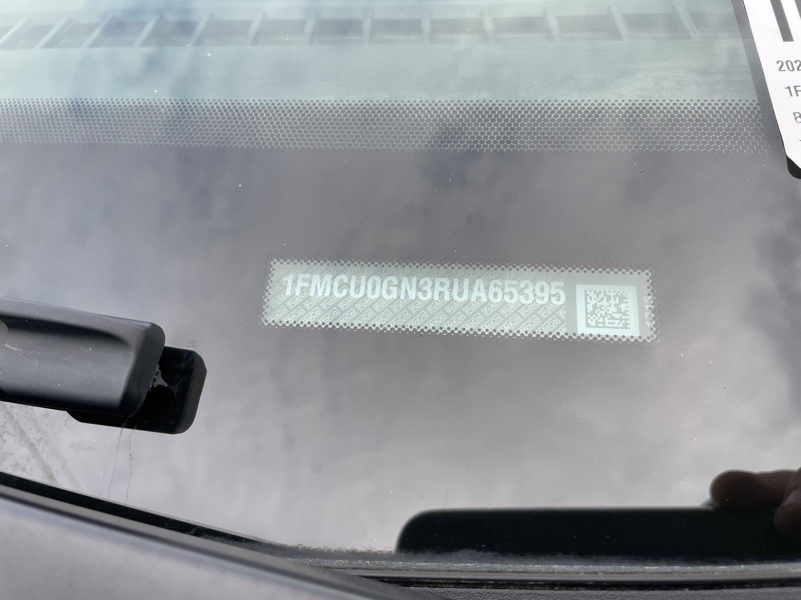 Vehicle photo 32