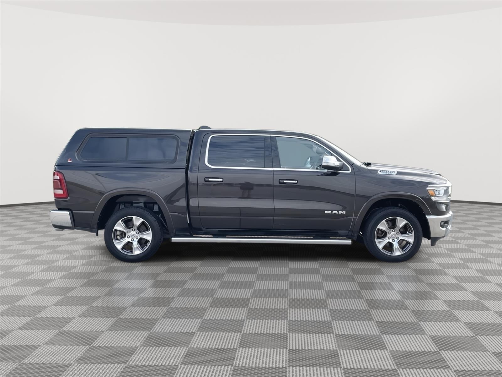 Vehicle photo 6