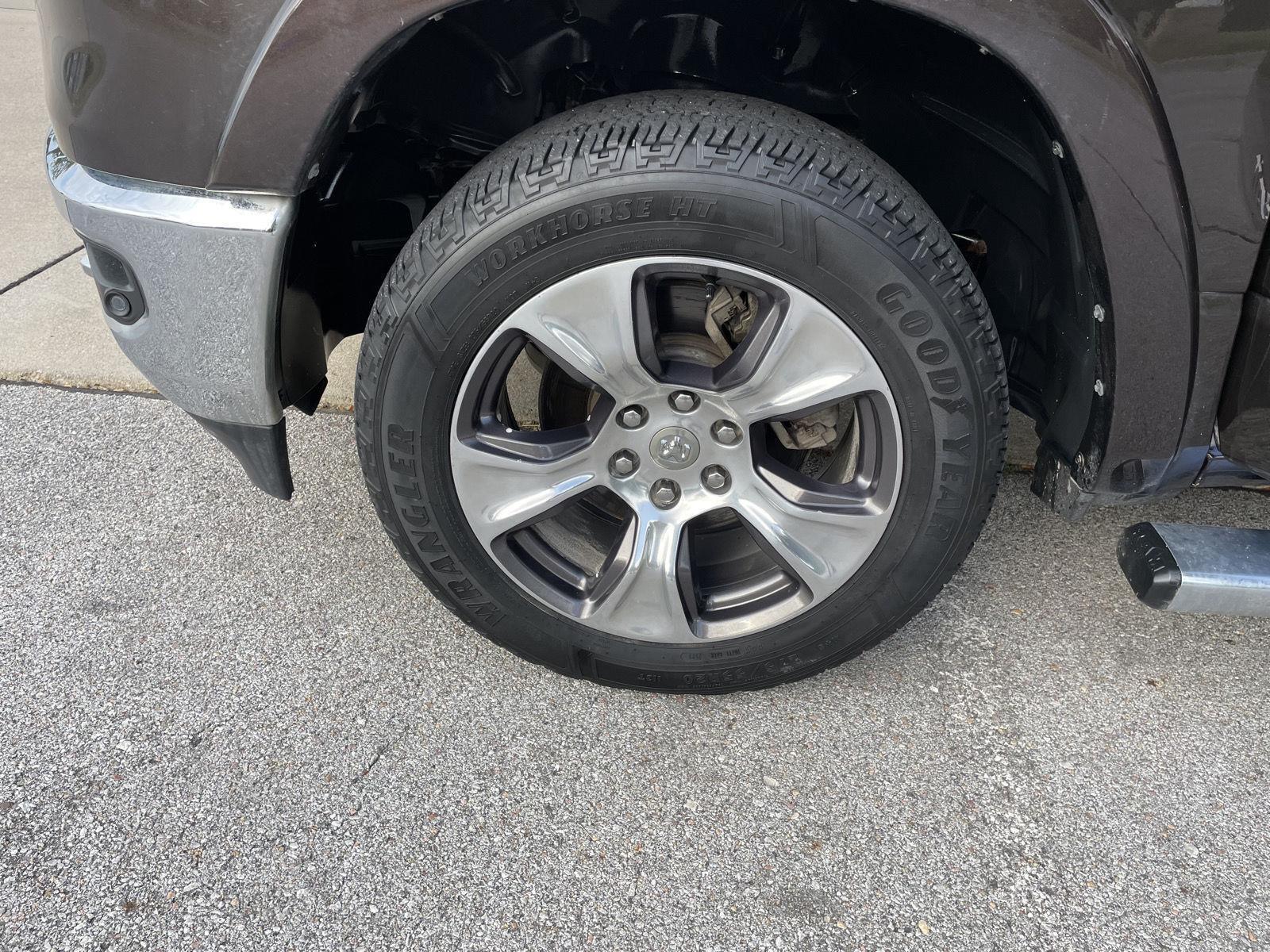 Vehicle photo 10