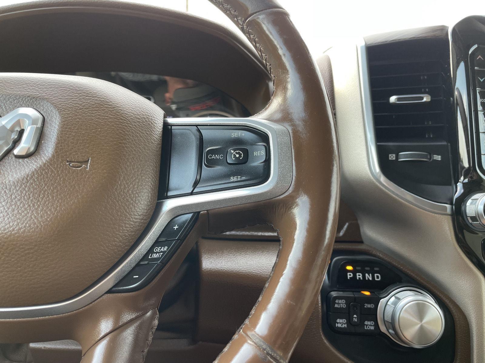 Vehicle photo 13