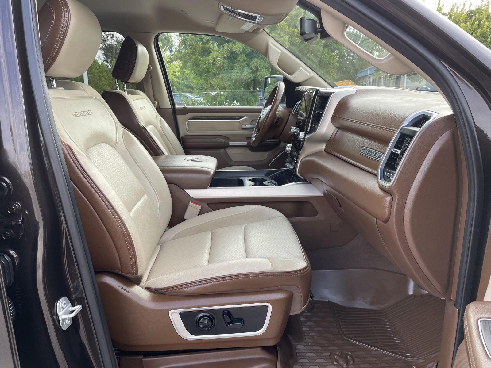 Vehicle photo 17