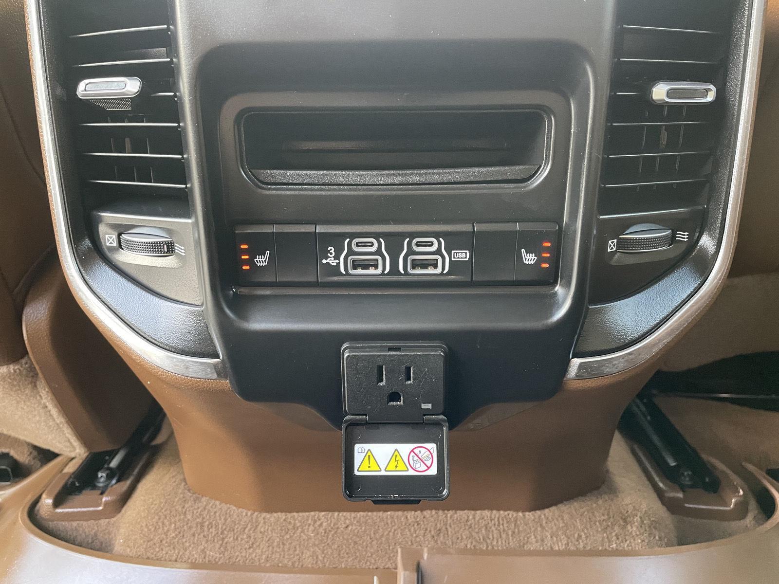 Vehicle photo 19