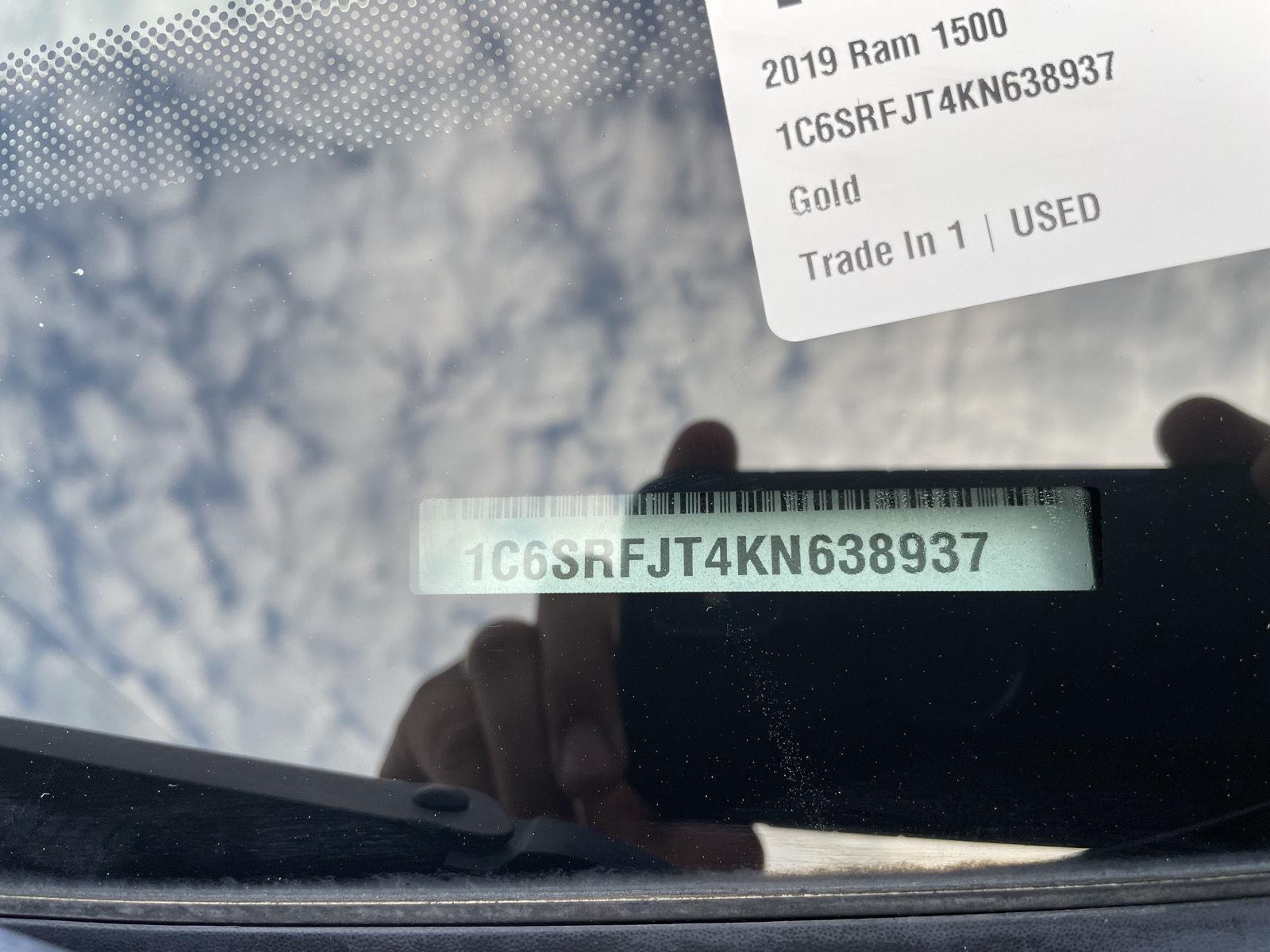 Vehicle photo 31