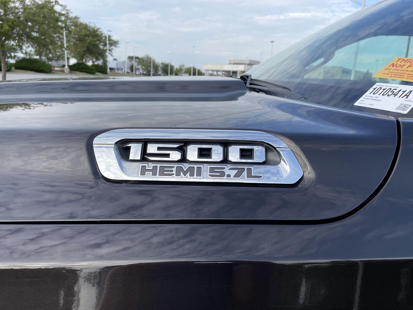 Vehicle photo 34