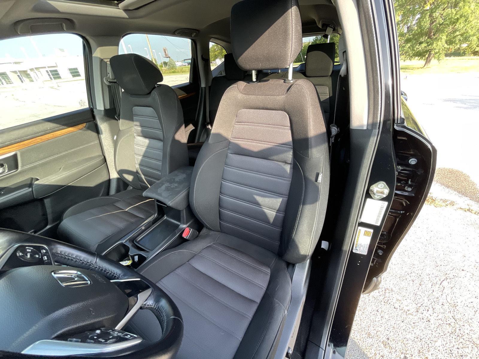 Vehicle photo 17