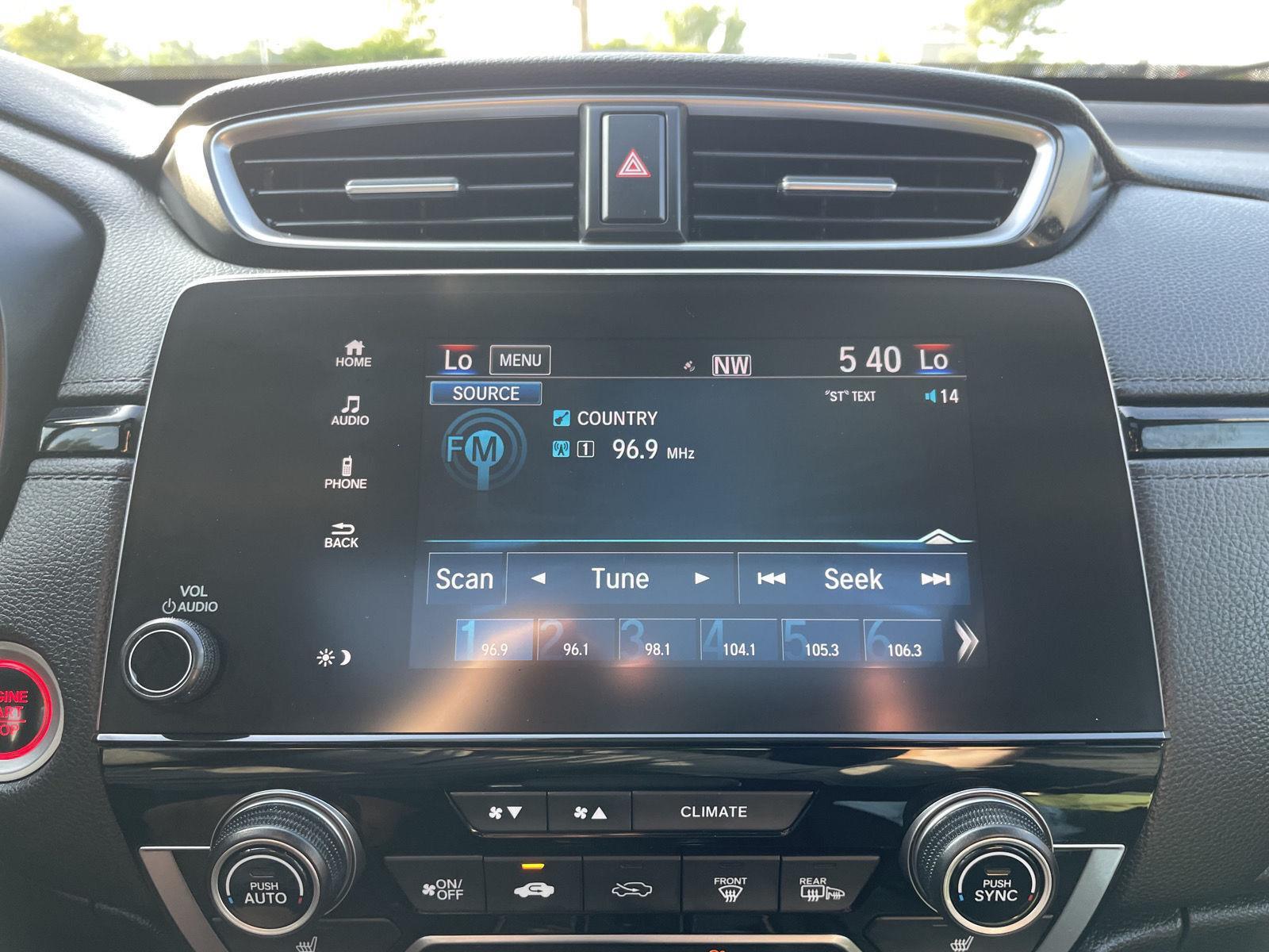 Vehicle photo 24