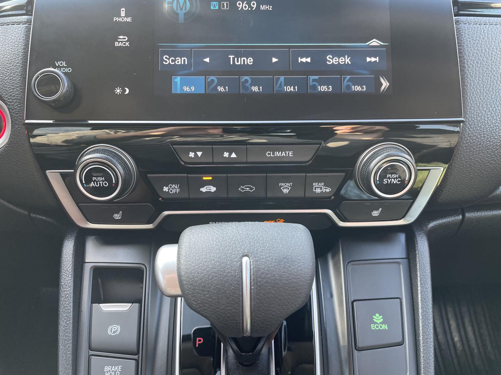 Vehicle photo 25