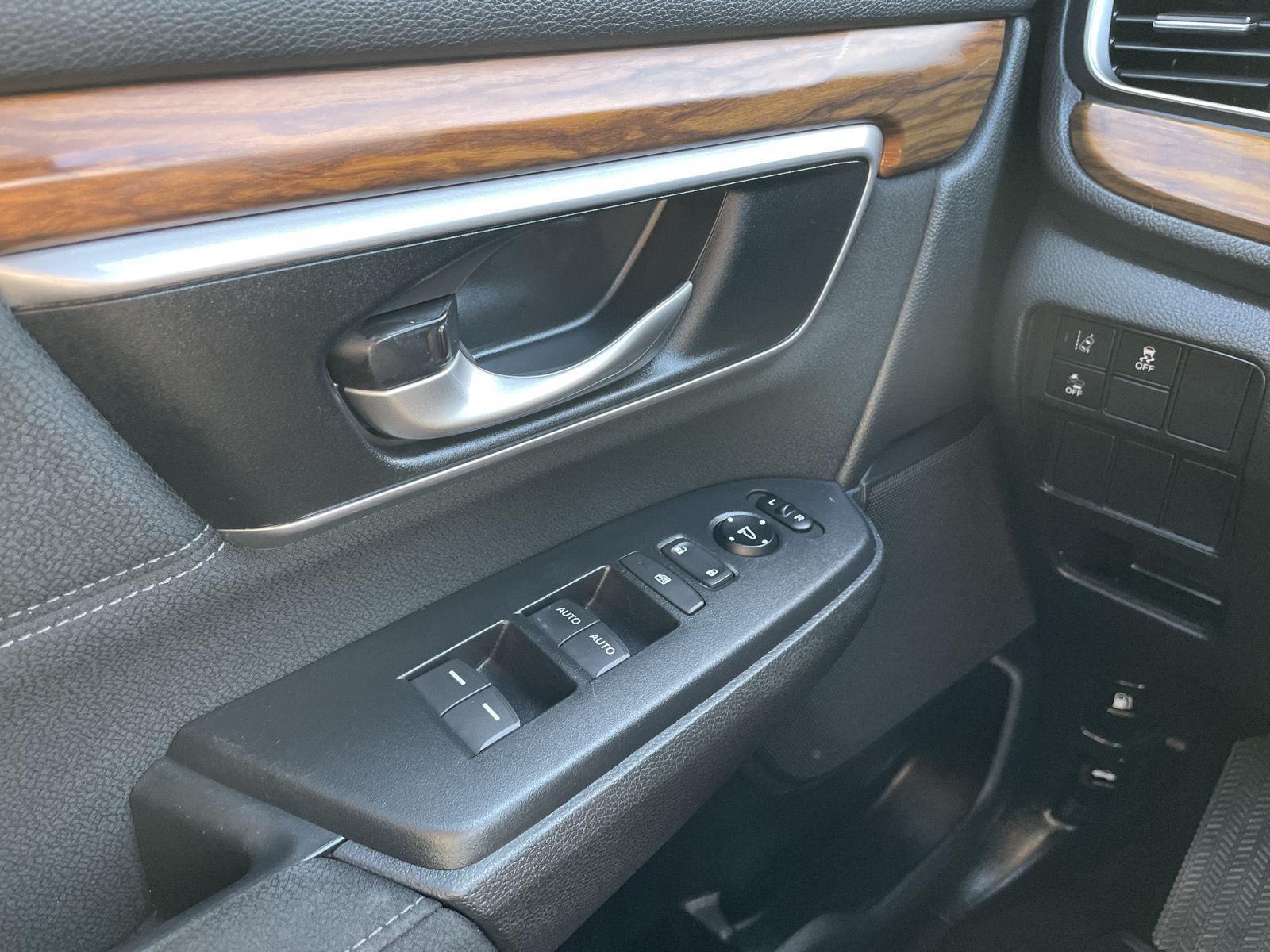 Vehicle photo 27