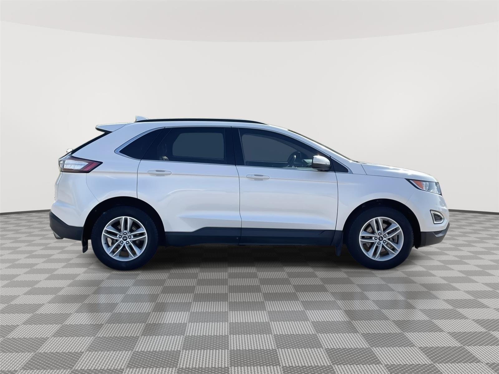 Vehicle photo 6