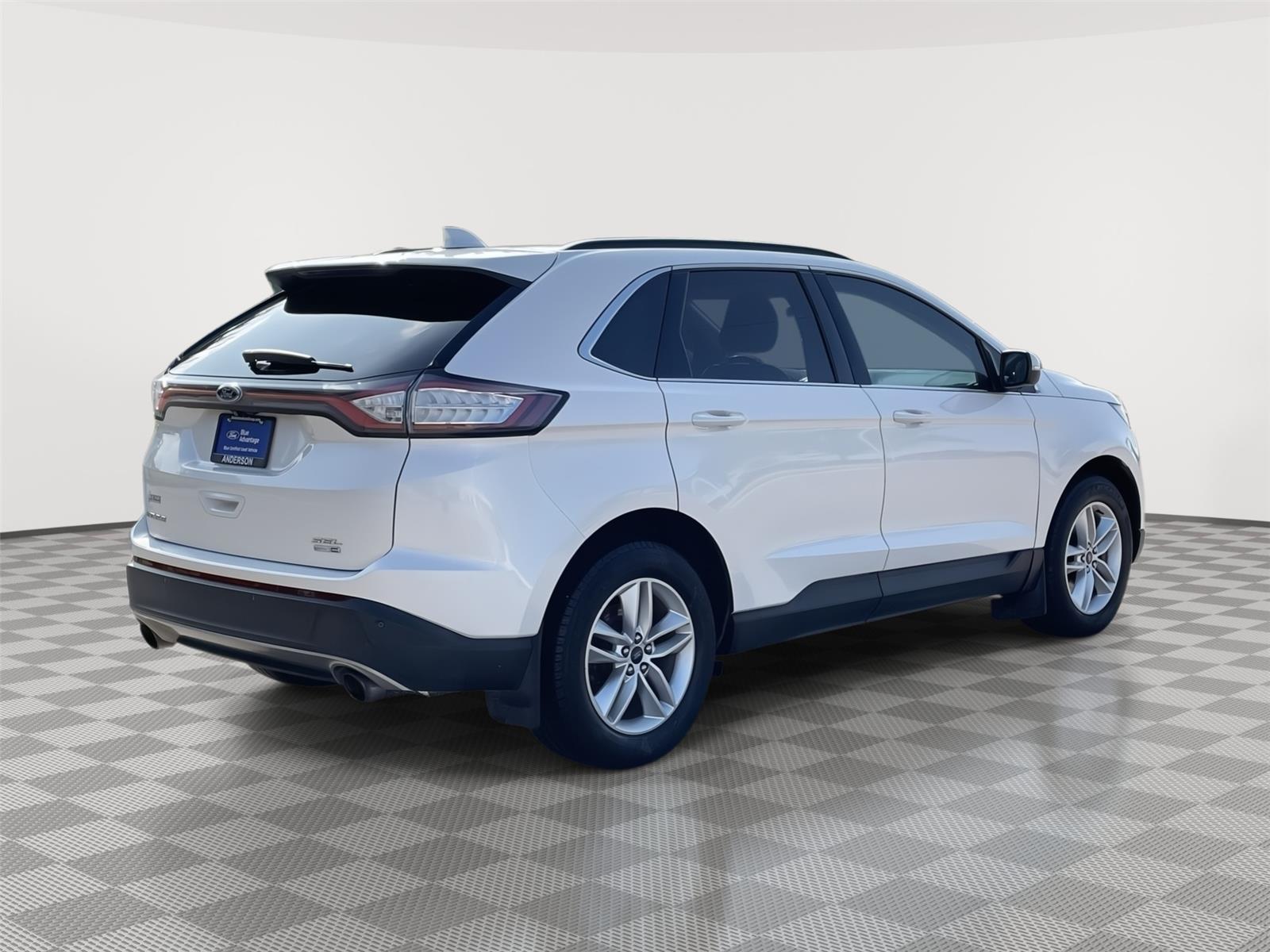 Vehicle photo 7