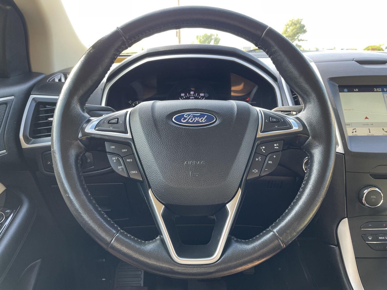 Vehicle photo 11