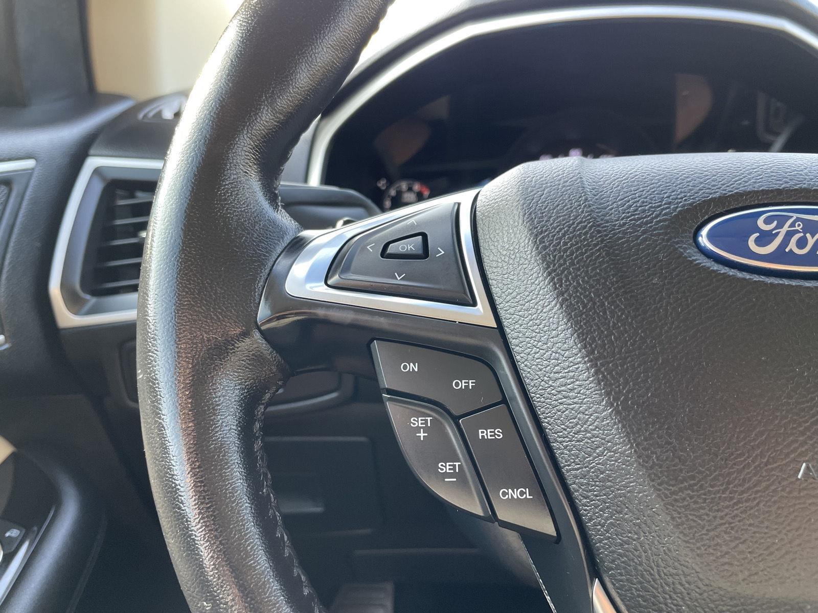 Vehicle photo 12