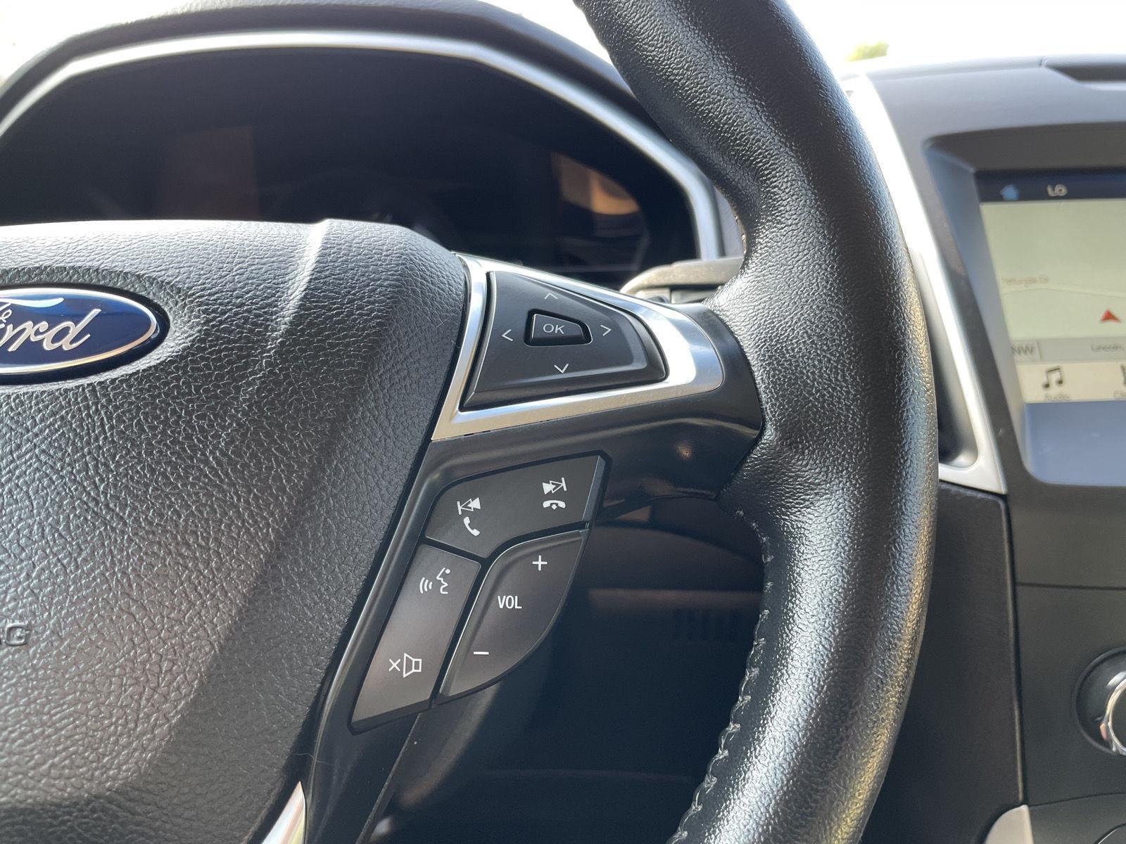 Vehicle photo 13