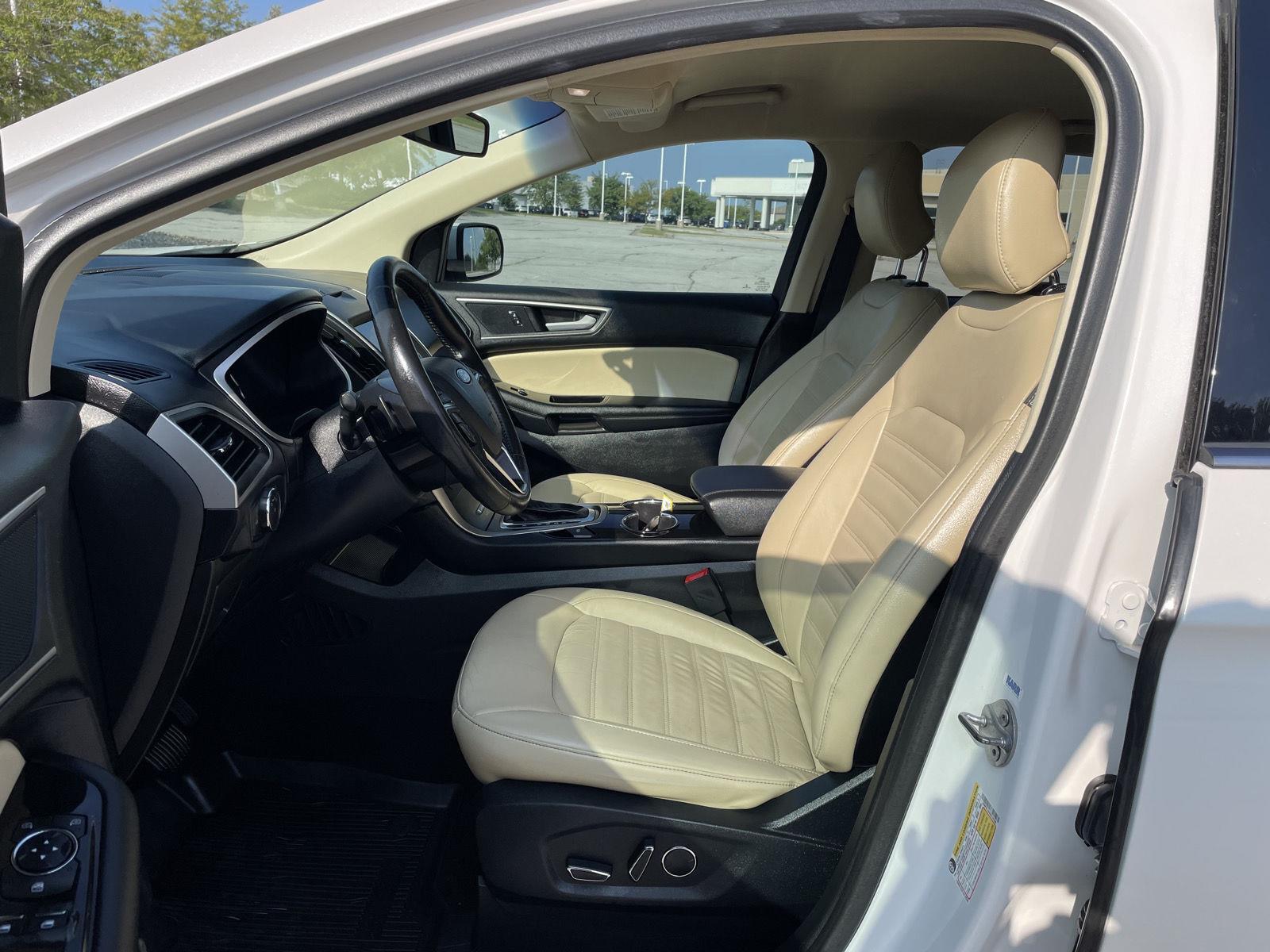 Vehicle photo 16