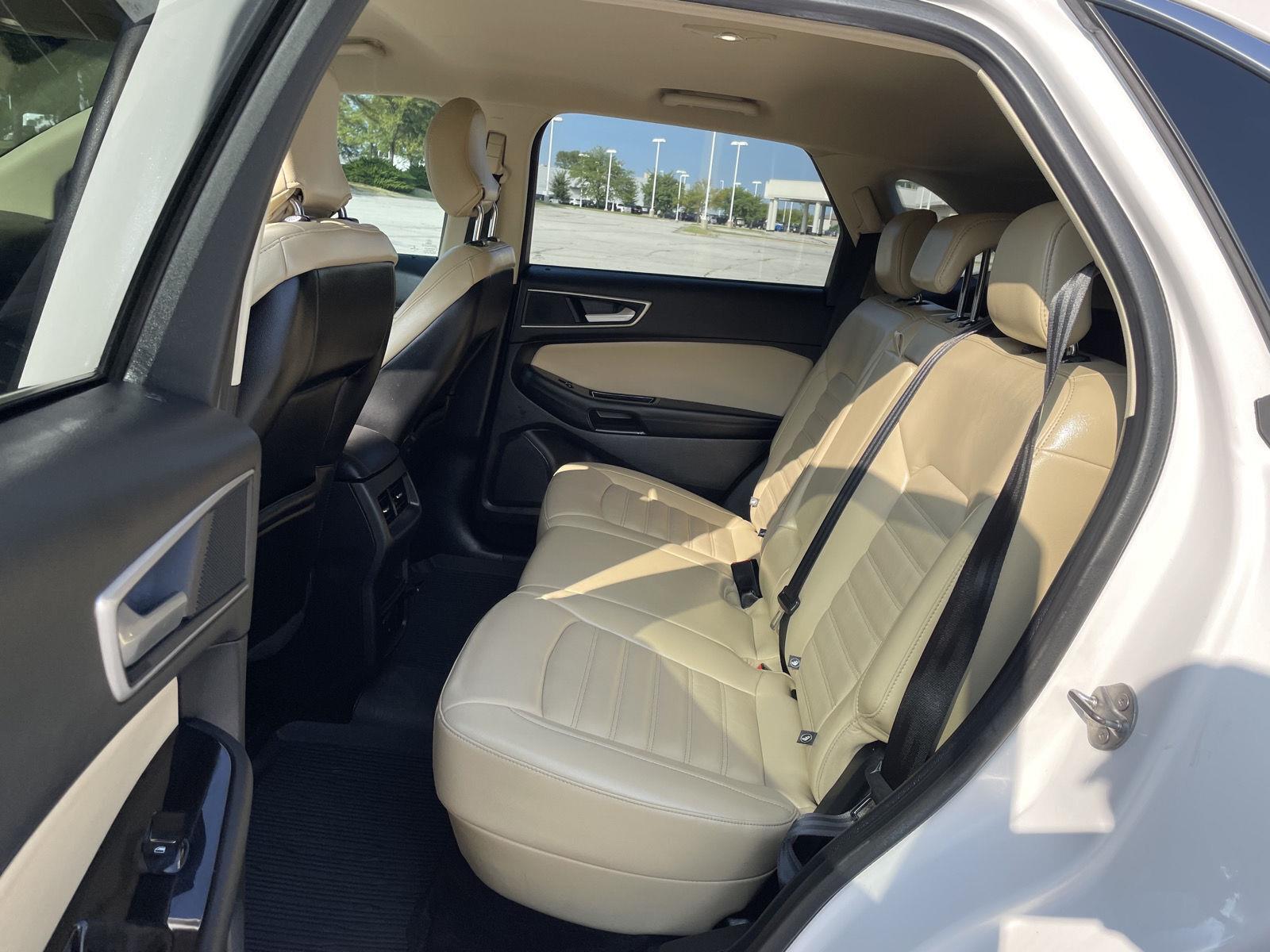 Vehicle photo 19