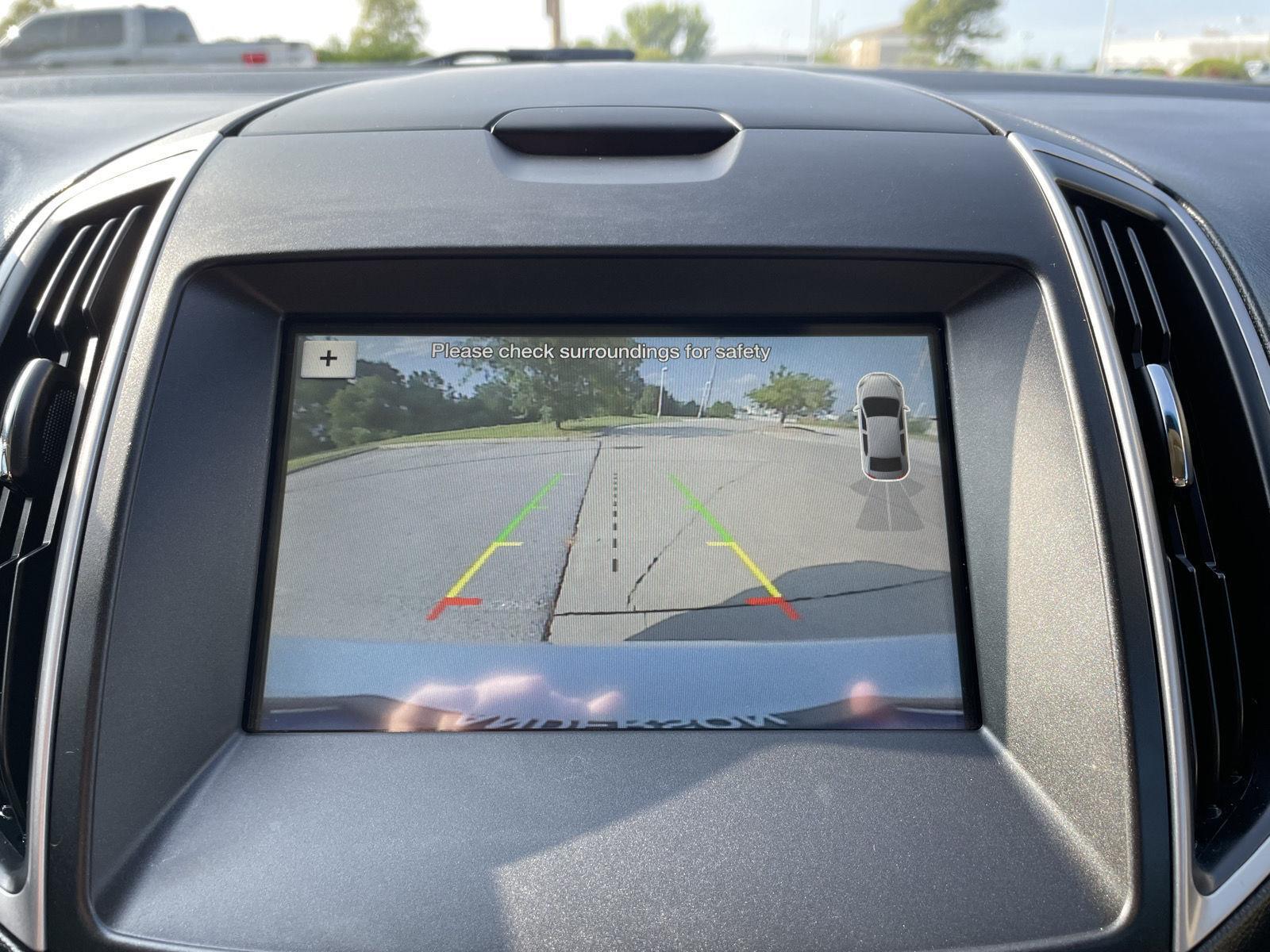 Vehicle photo 22