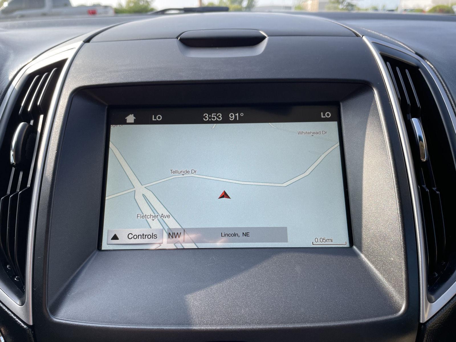 Vehicle photo 23