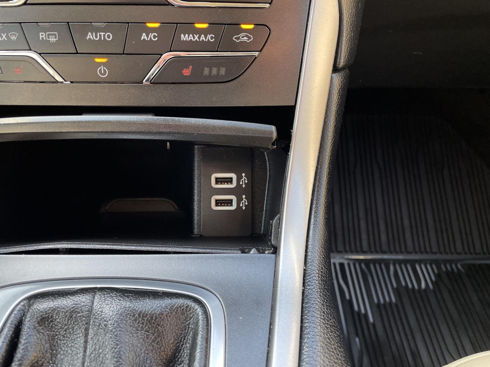 Vehicle photo 27