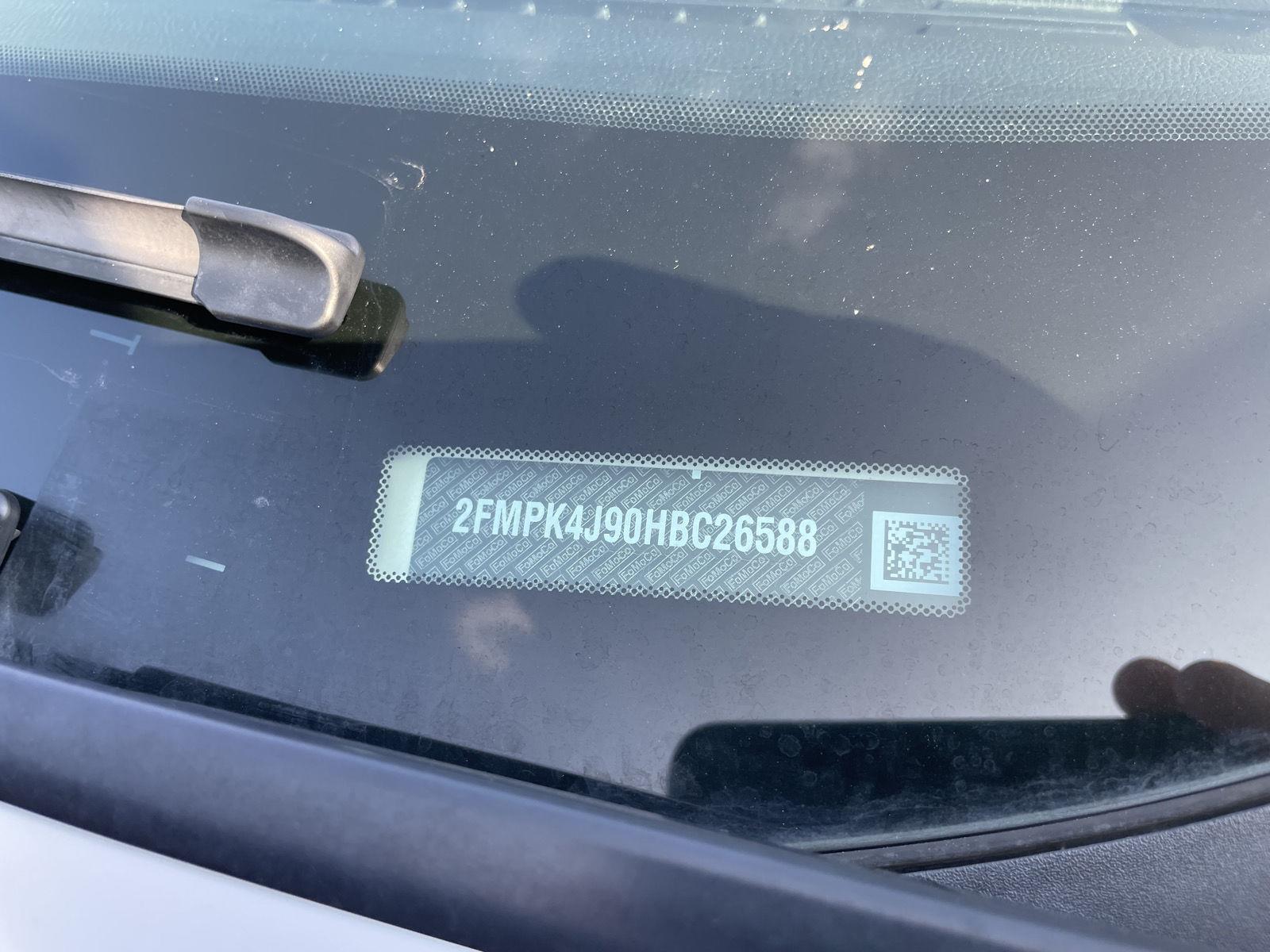 Vehicle photo 32