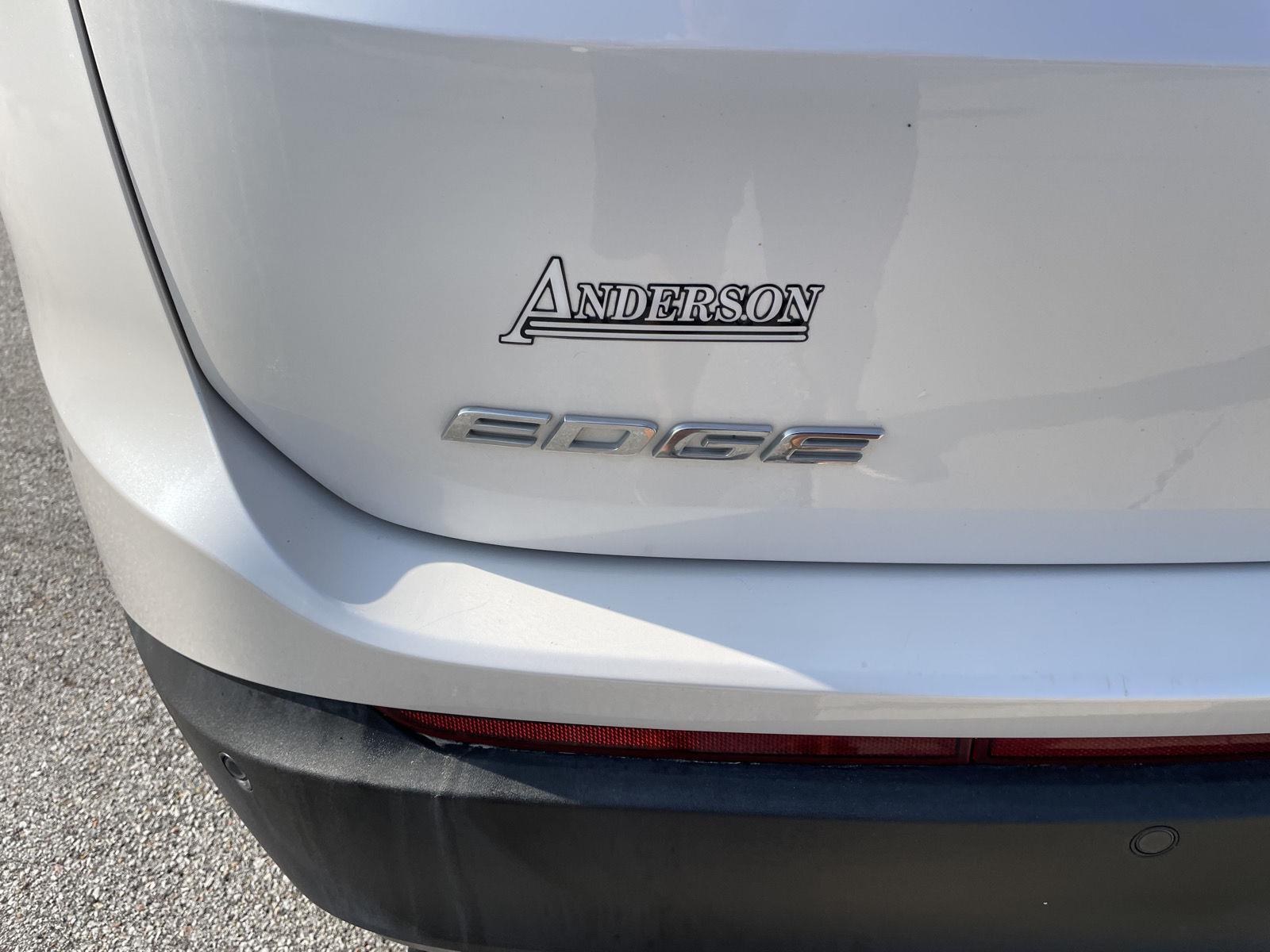 Vehicle photo 35