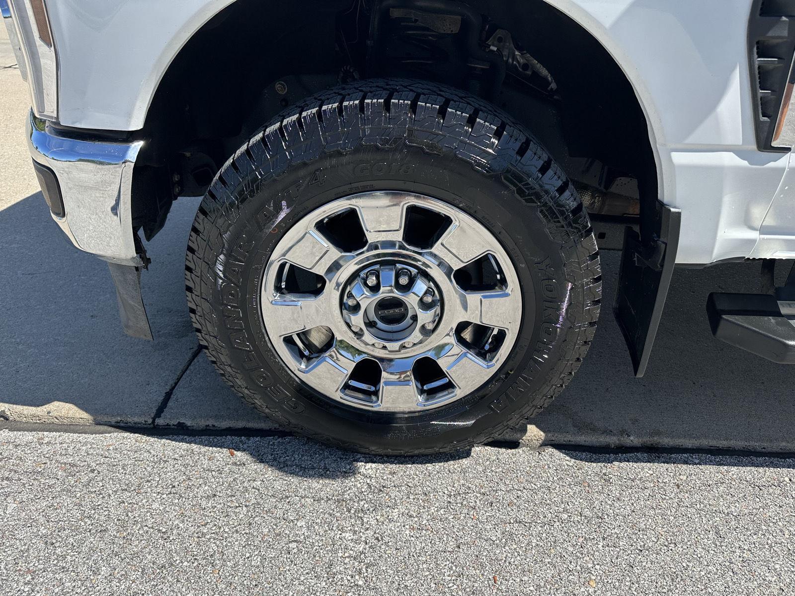 Vehicle photo 10