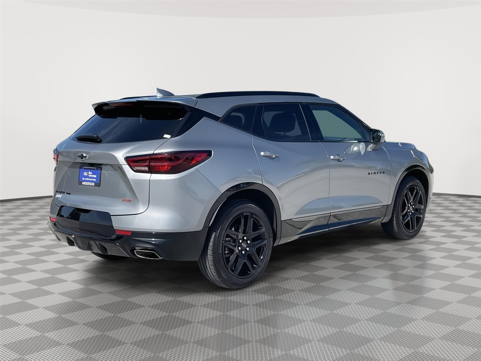 Vehicle photo 7