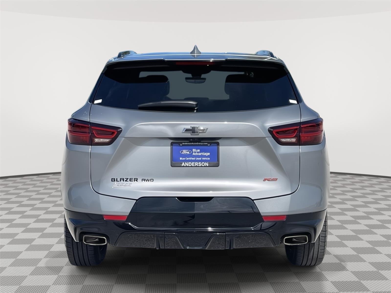 Vehicle photo 8