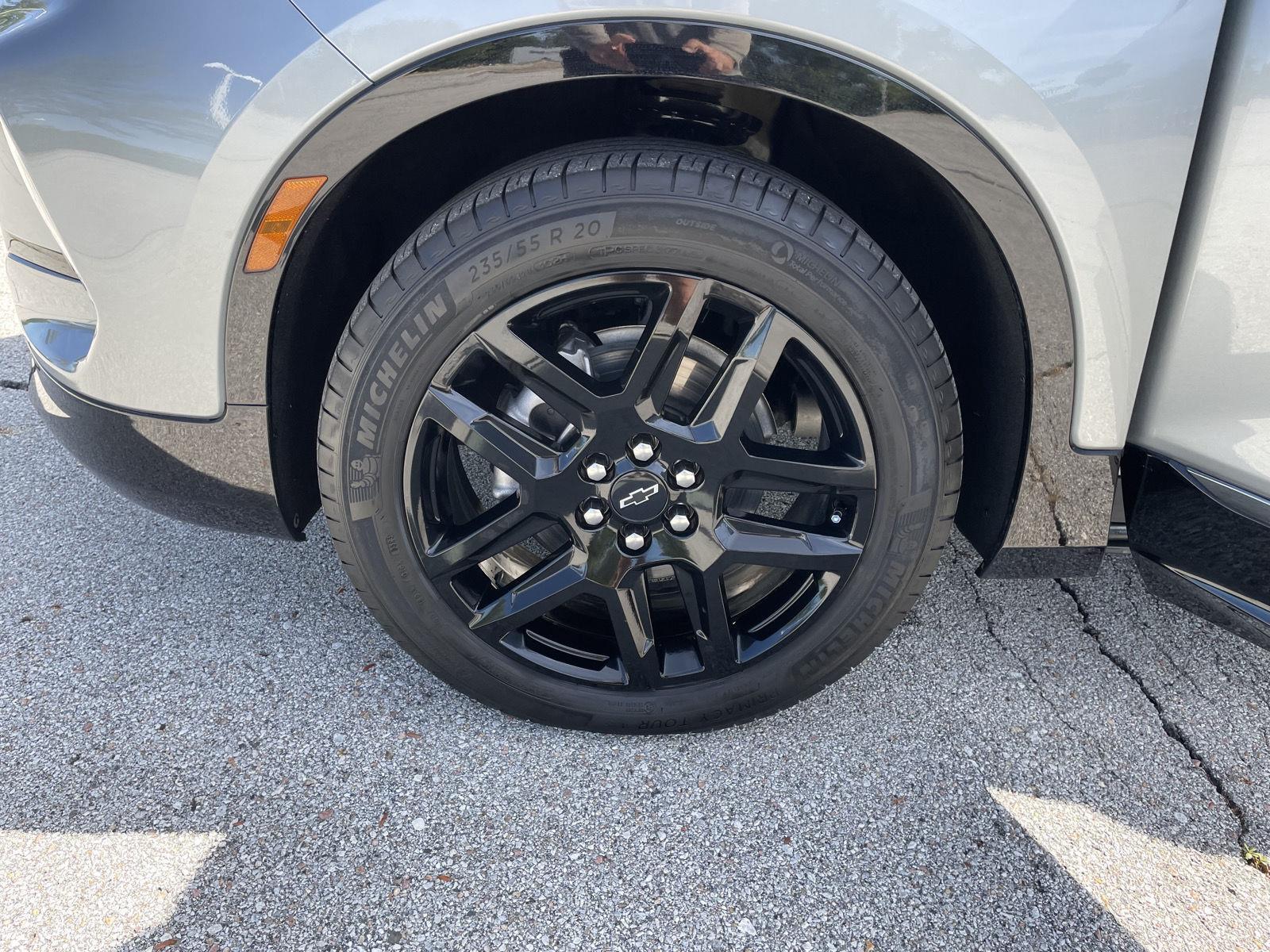 Vehicle photo 10