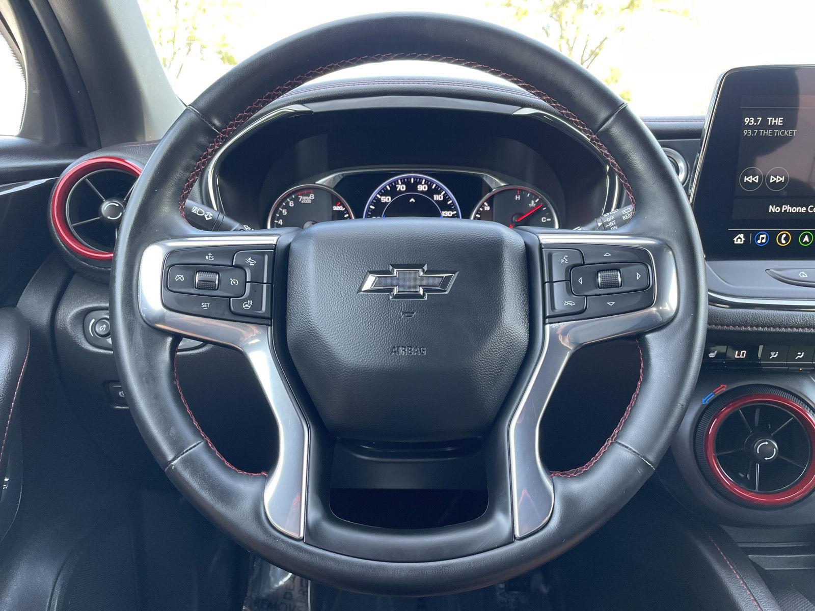 Vehicle photo 11