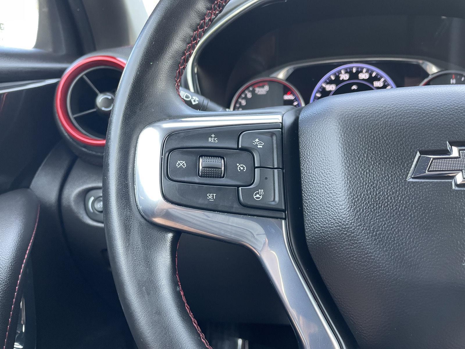 Vehicle photo 12