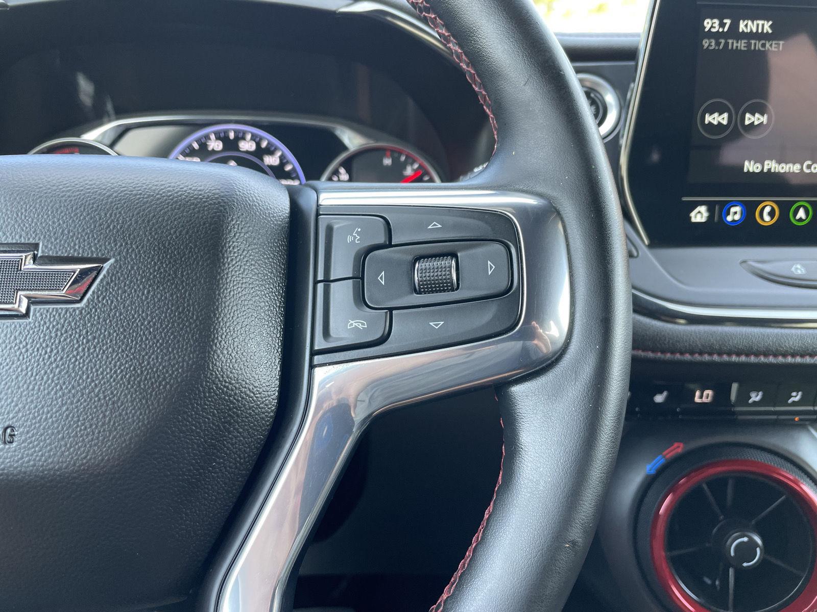 Vehicle photo 13