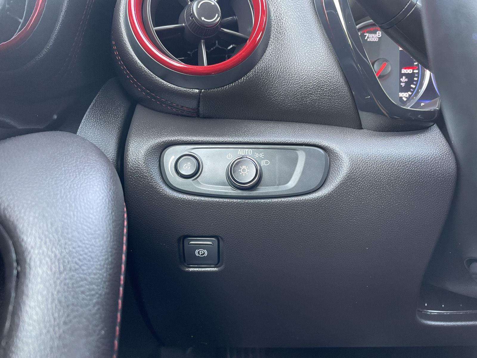 Vehicle photo 15