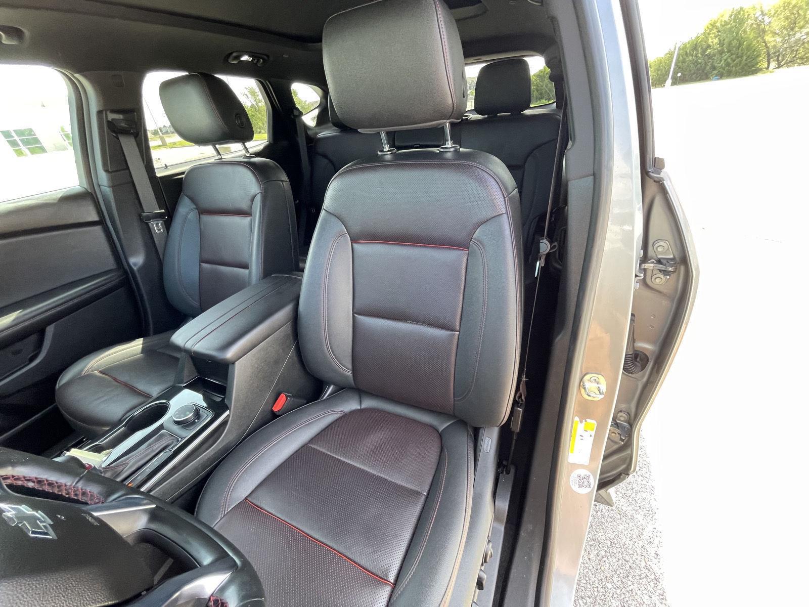 Vehicle photo 17