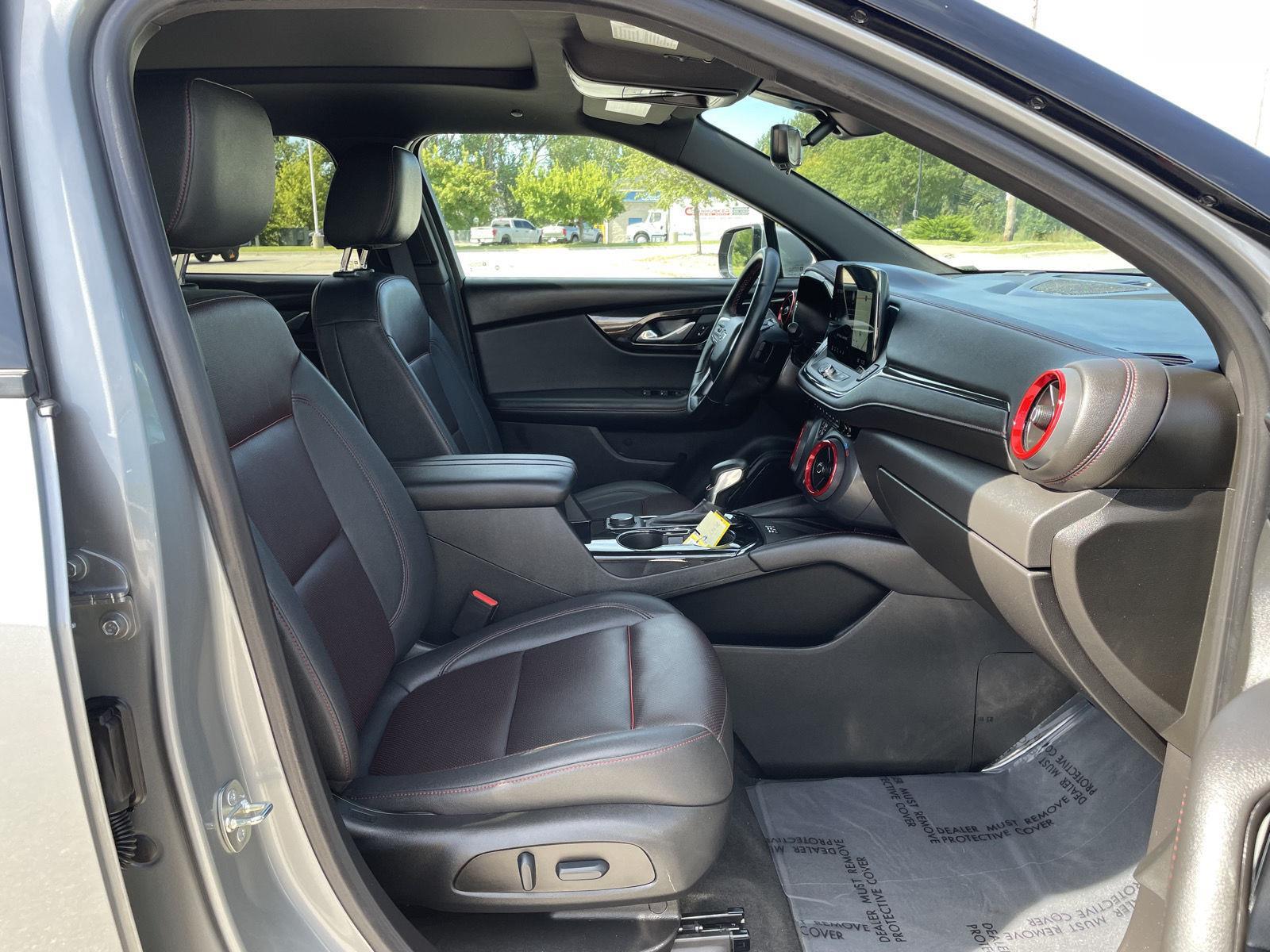 Vehicle photo 18