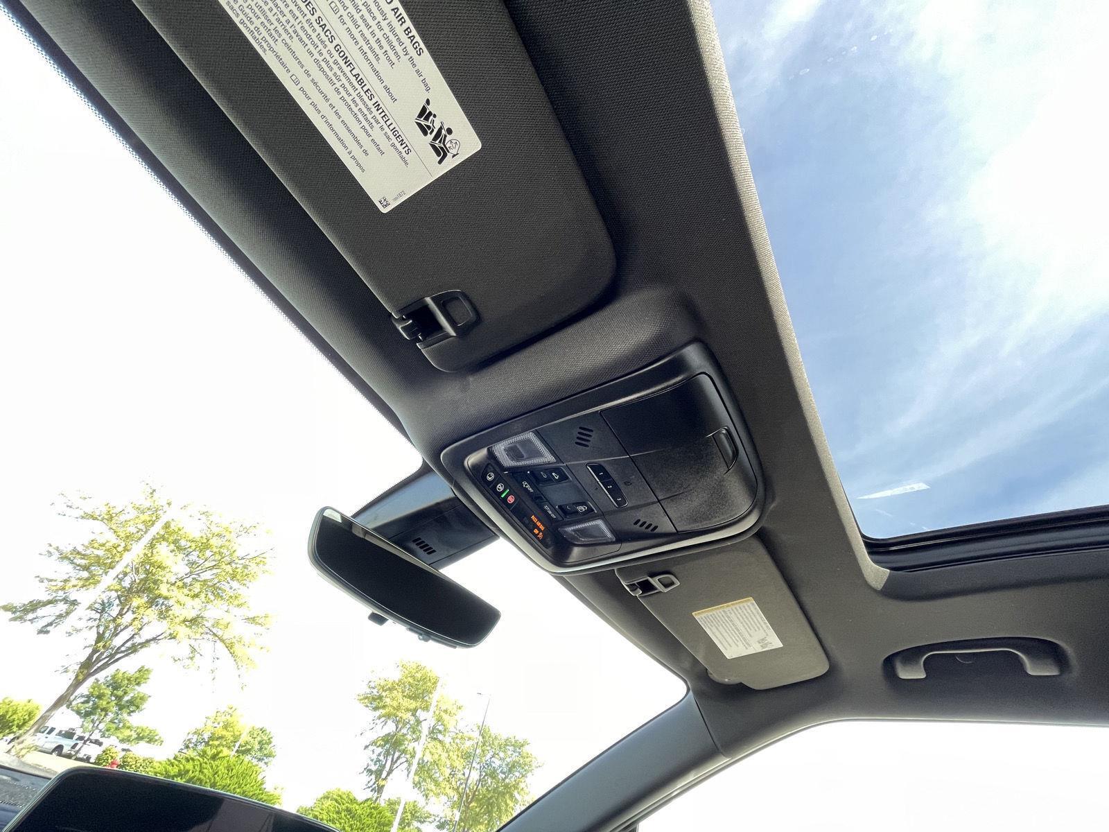 Vehicle photo 20