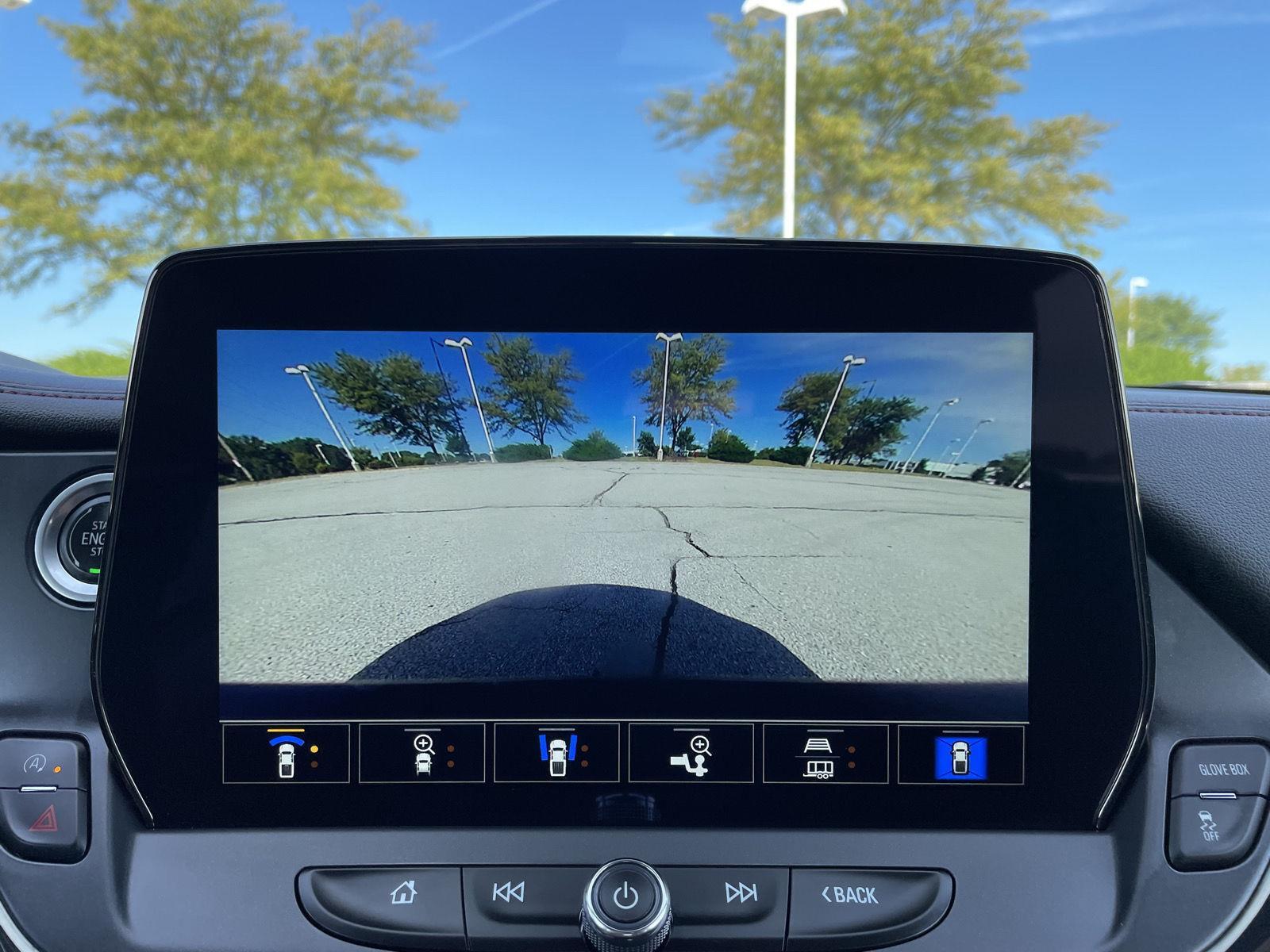 Vehicle photo 25