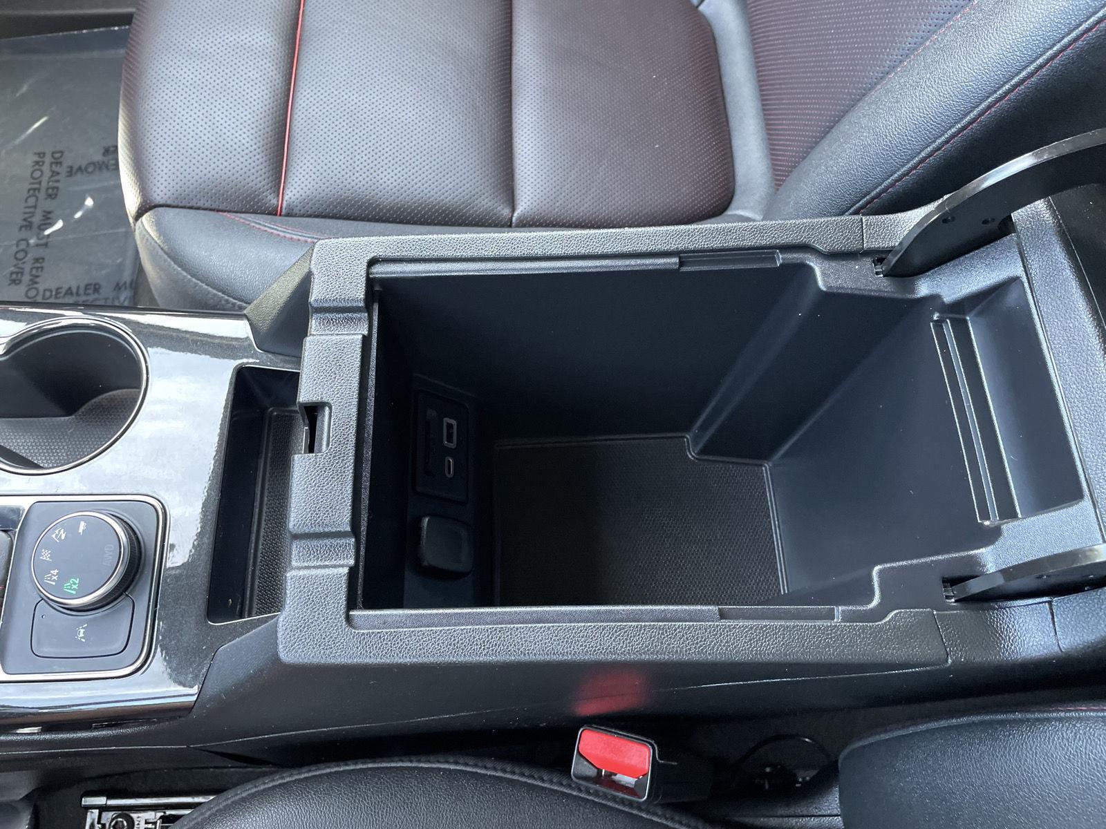 Vehicle photo 35
