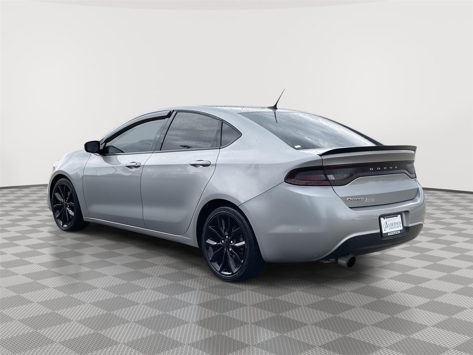 Vehicle photo 9