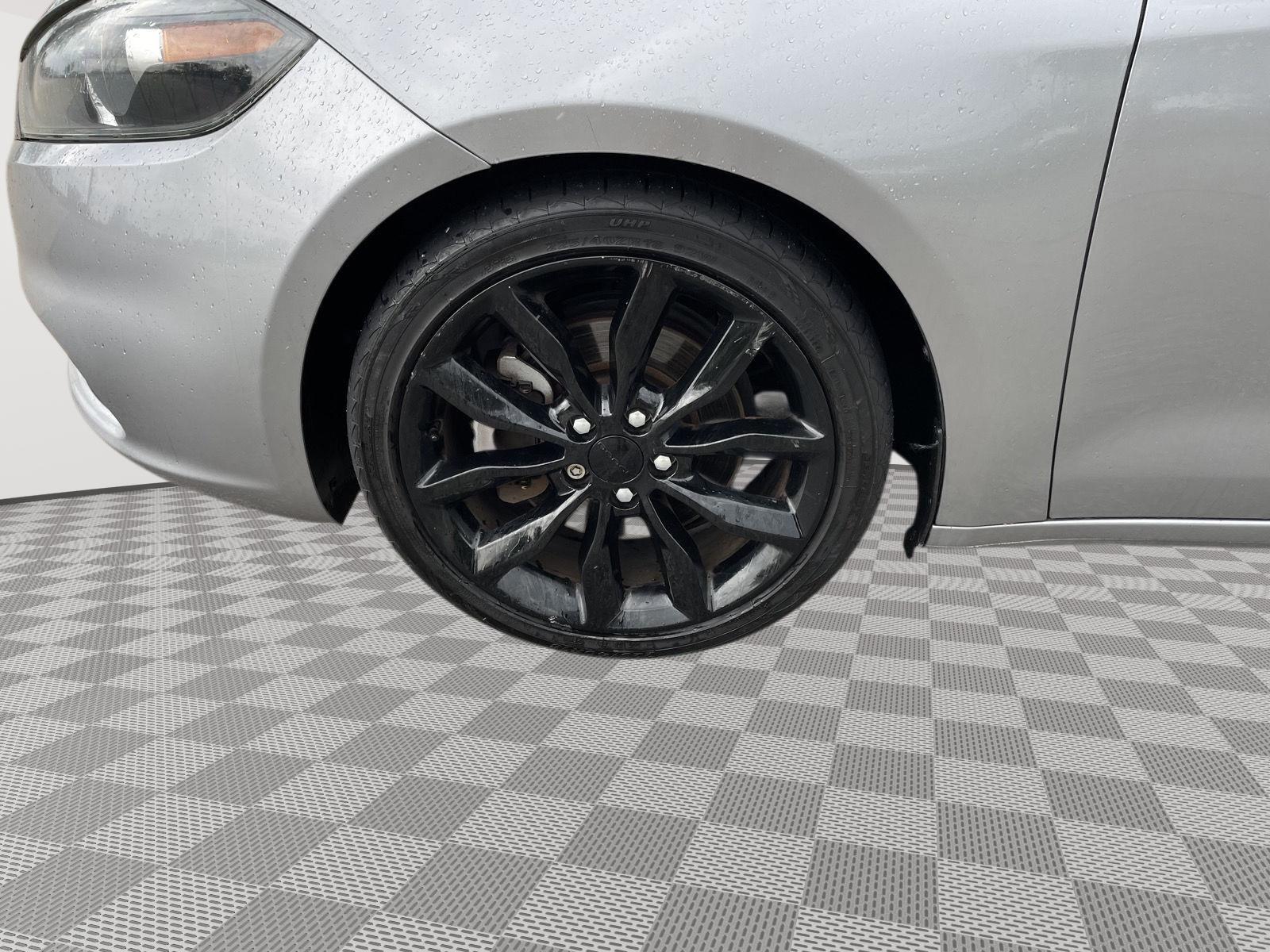 Vehicle photo 10
