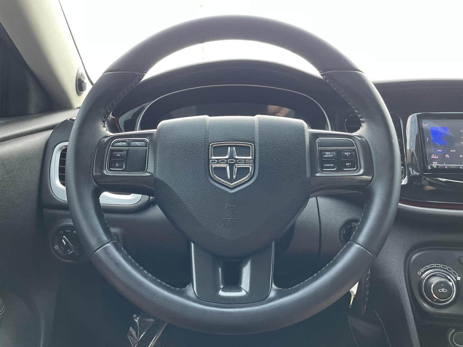 Vehicle photo 11
