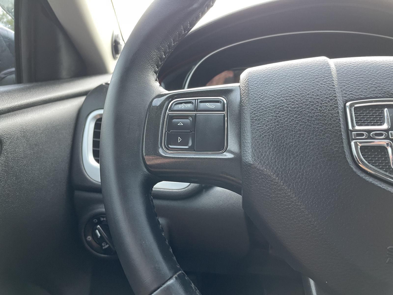 Vehicle photo 12