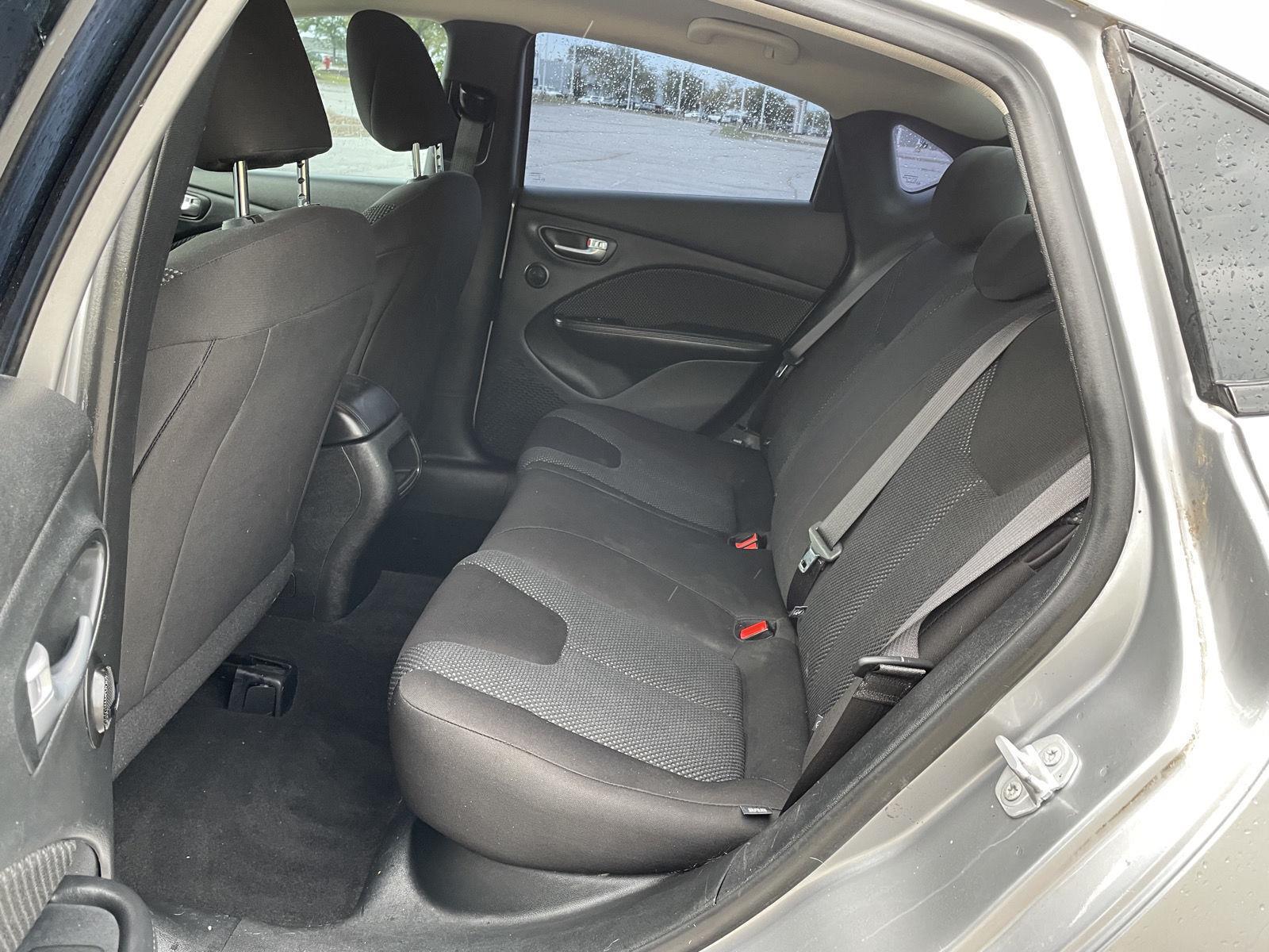 Vehicle photo 18
