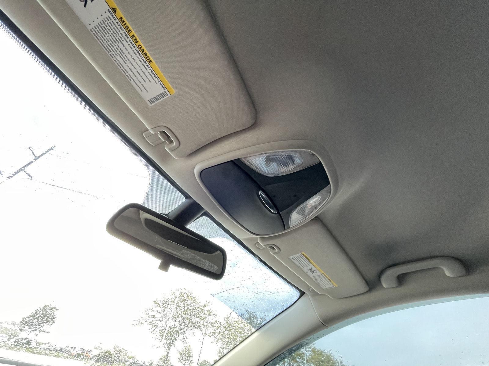 Vehicle photo 19
