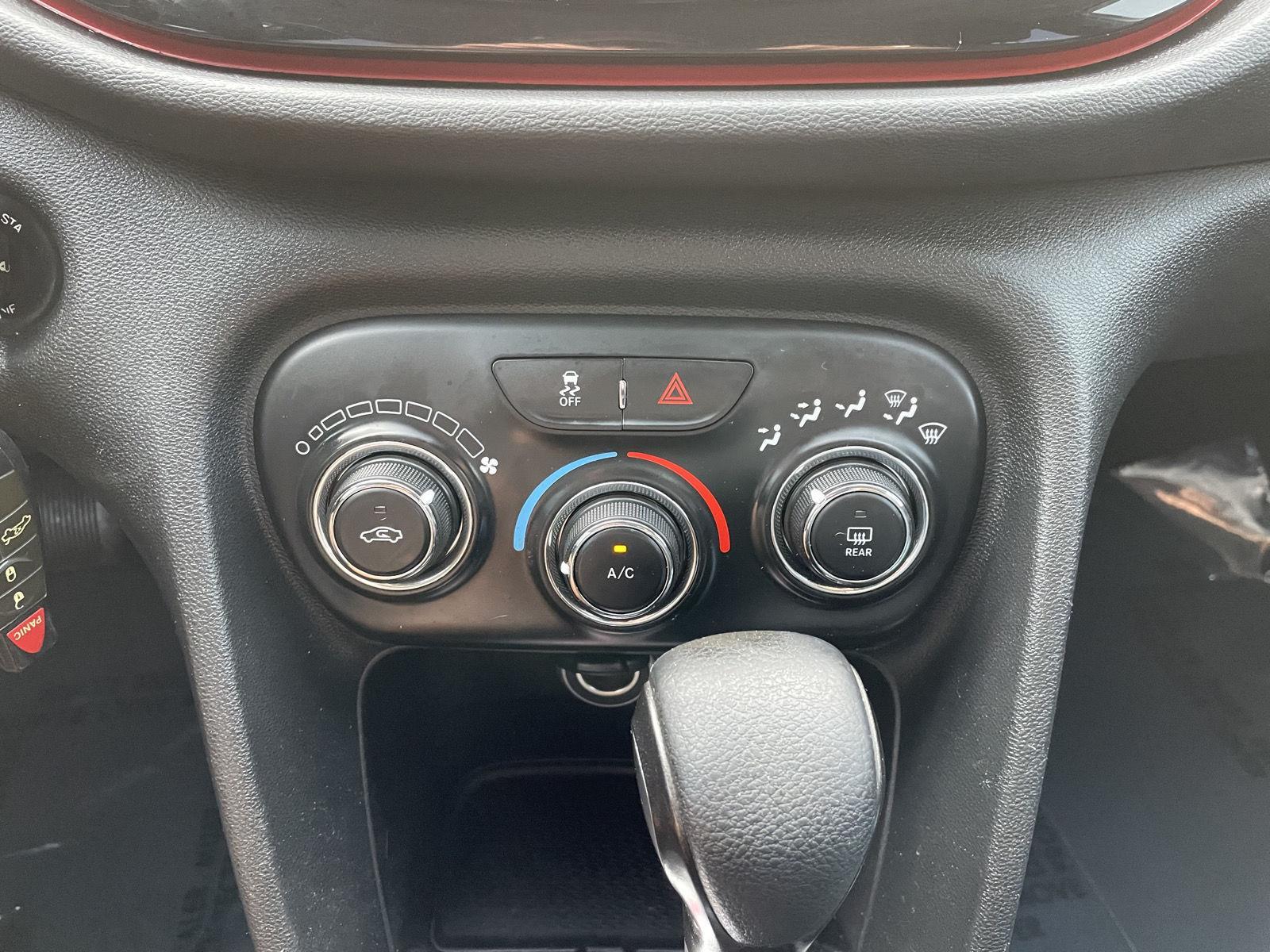 Vehicle photo 21