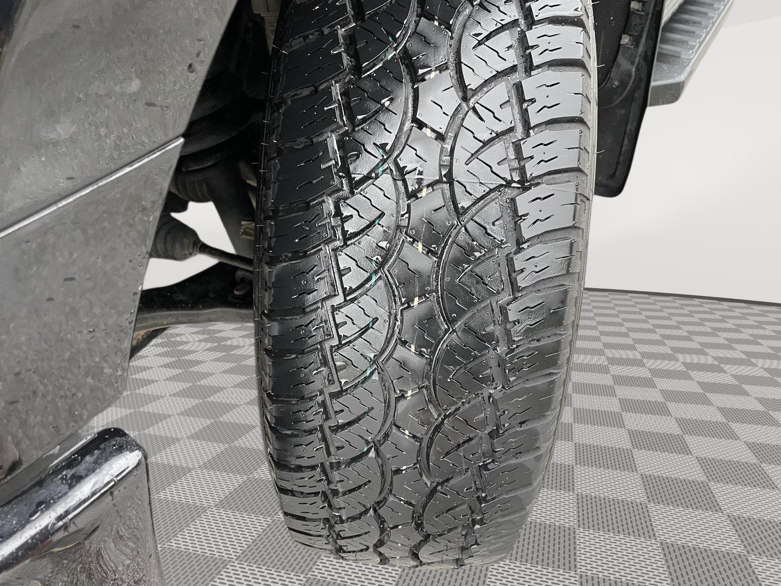 Vehicle photo 11