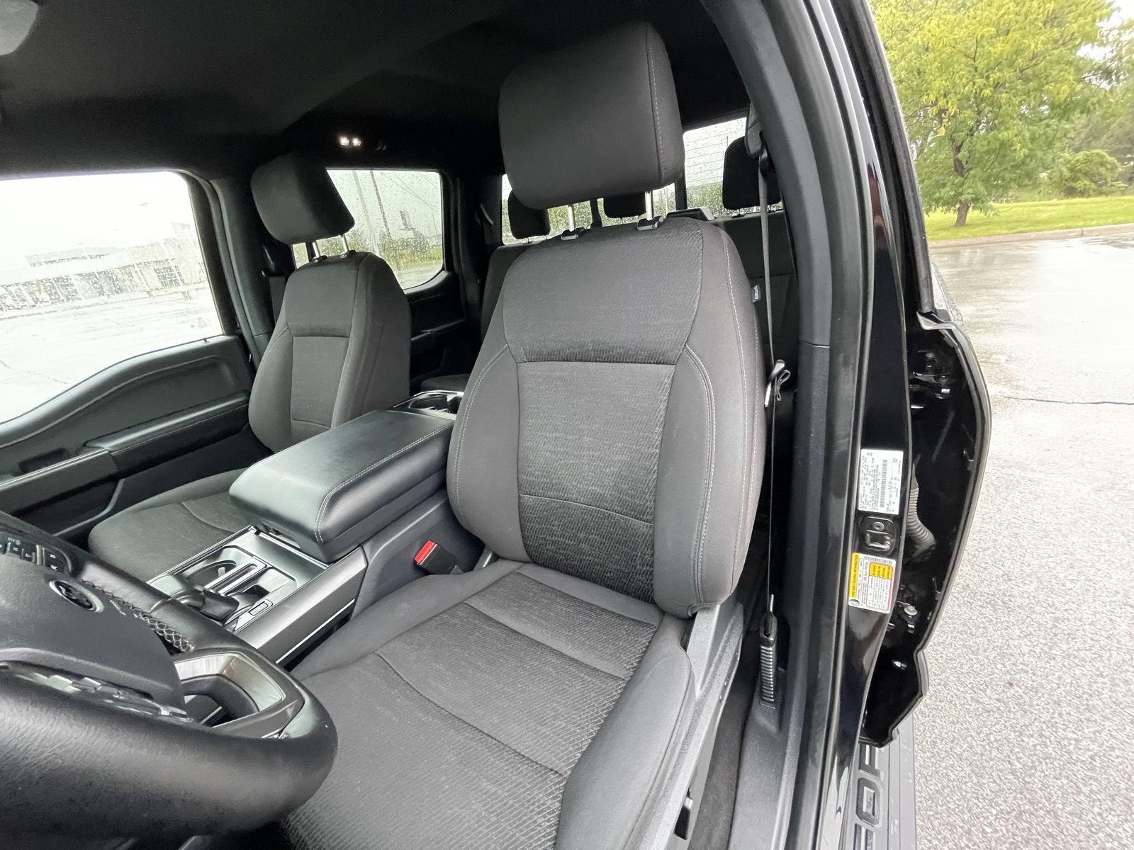 Vehicle photo 18
